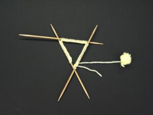 Knittingintheround2