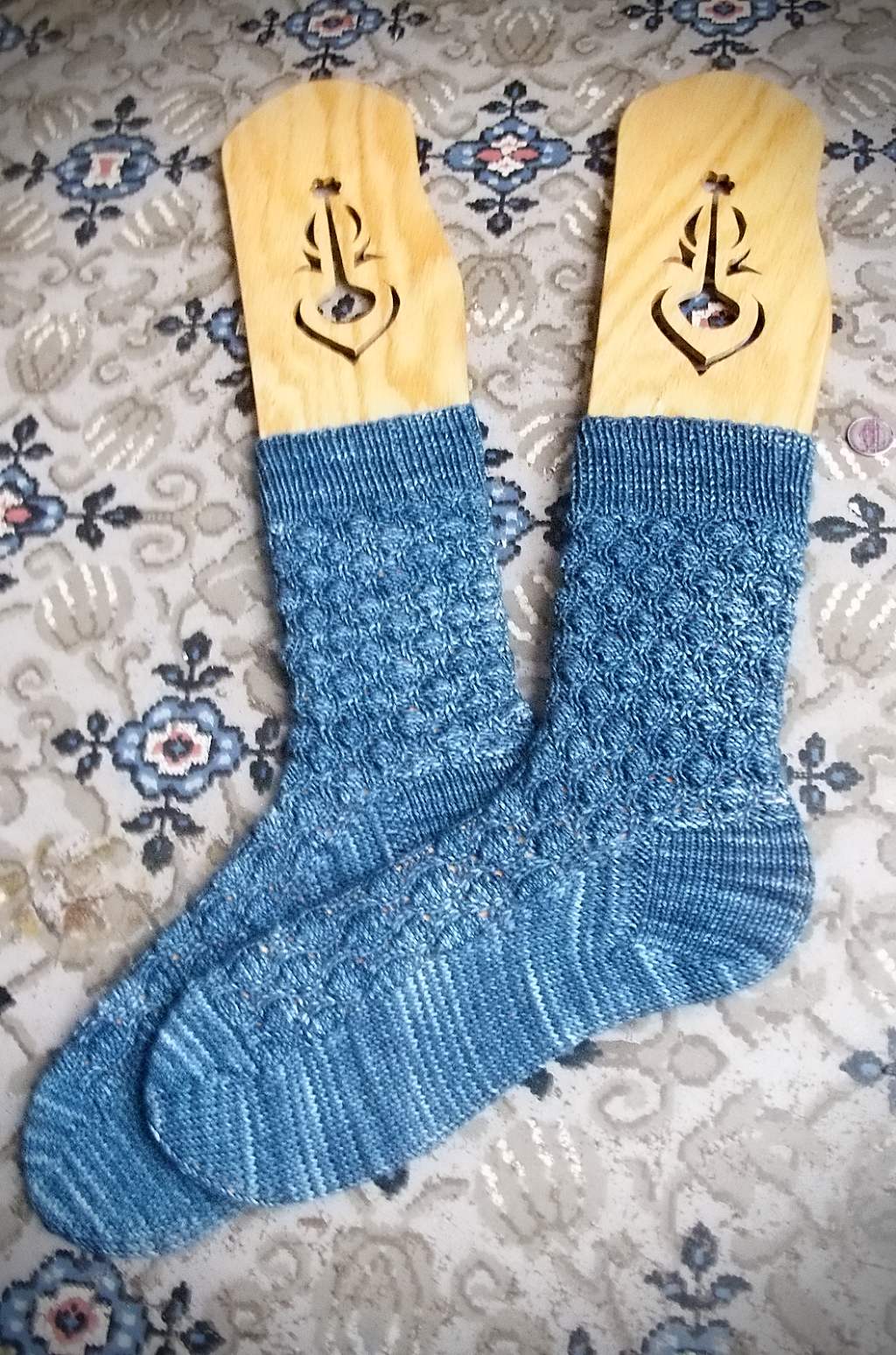 Cocoon Stitch Socks Knitting Pattern