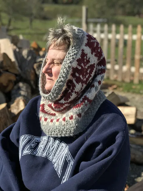 Crossing Into Canada Hood/Cowl Pattern