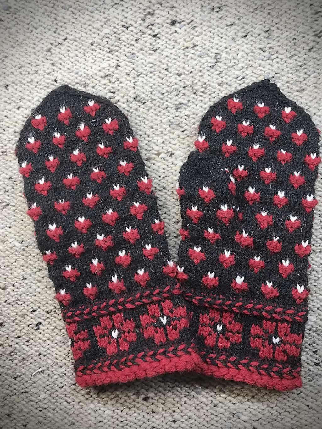 Vinca Jaio Dark Red Knitting Pattern