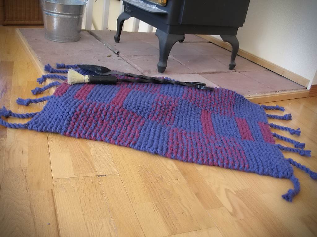 Garter Strips Hearth Rug Knitting Pattern - Image 3