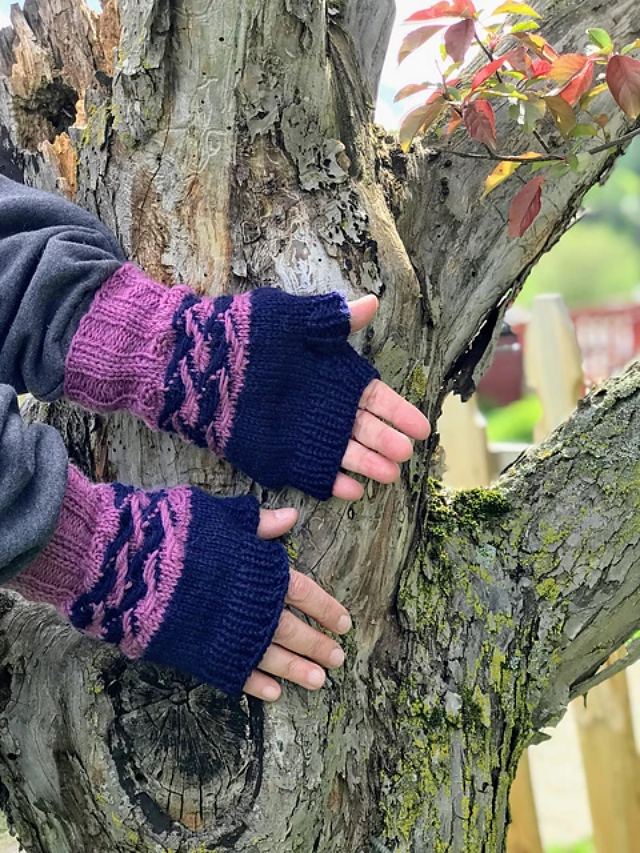 mrs. rabbit's muffatees hood & mitts pattern