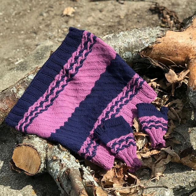 mrs. rabbit's muffatees hood & mitts pattern