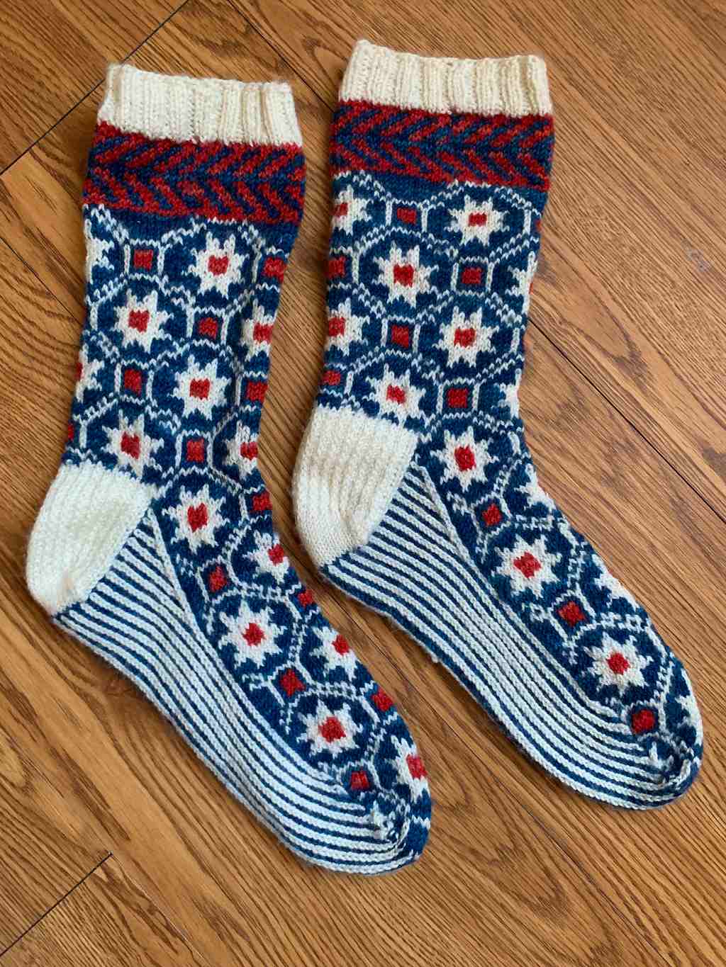 Lithuanian Knitted Socks - 5370