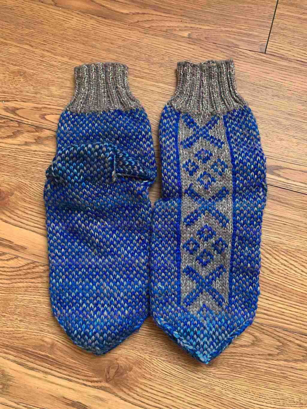 Lithuanian Knitted Socks - 5379