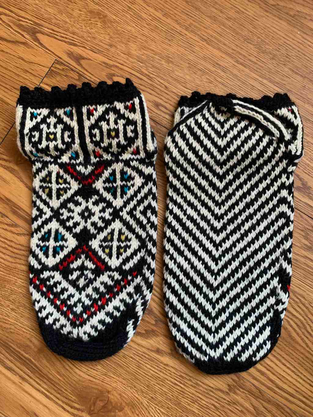 Bosnian Knitted Slippers - 5404