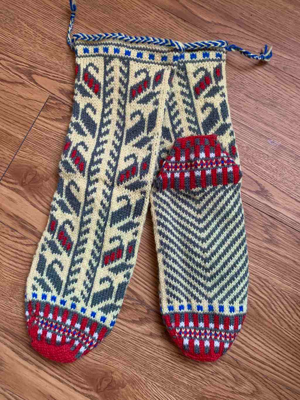 Bosnian Knitted Socks - 5406