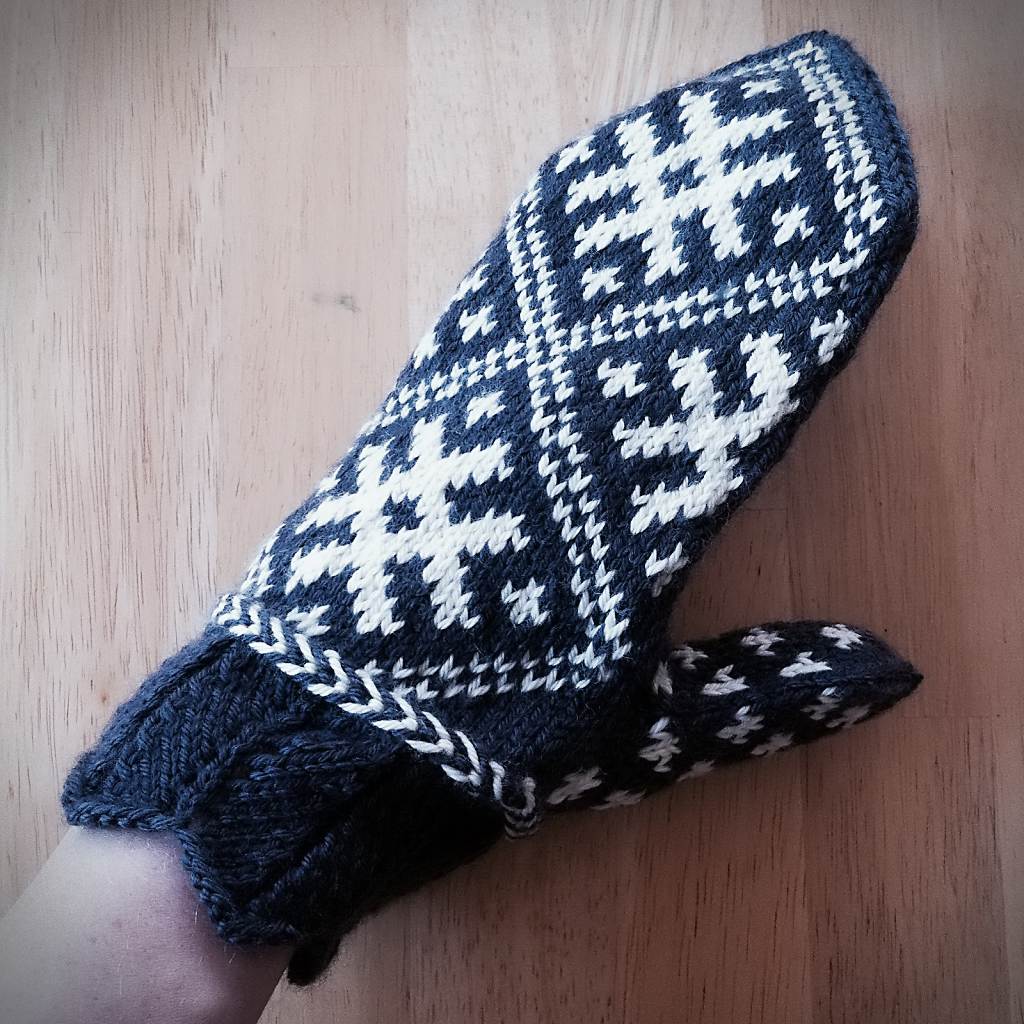 Winter Sun Mitten Pattern